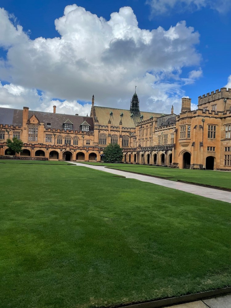 雪梨大學四方庭院2021年資料照，非本次統計現場
