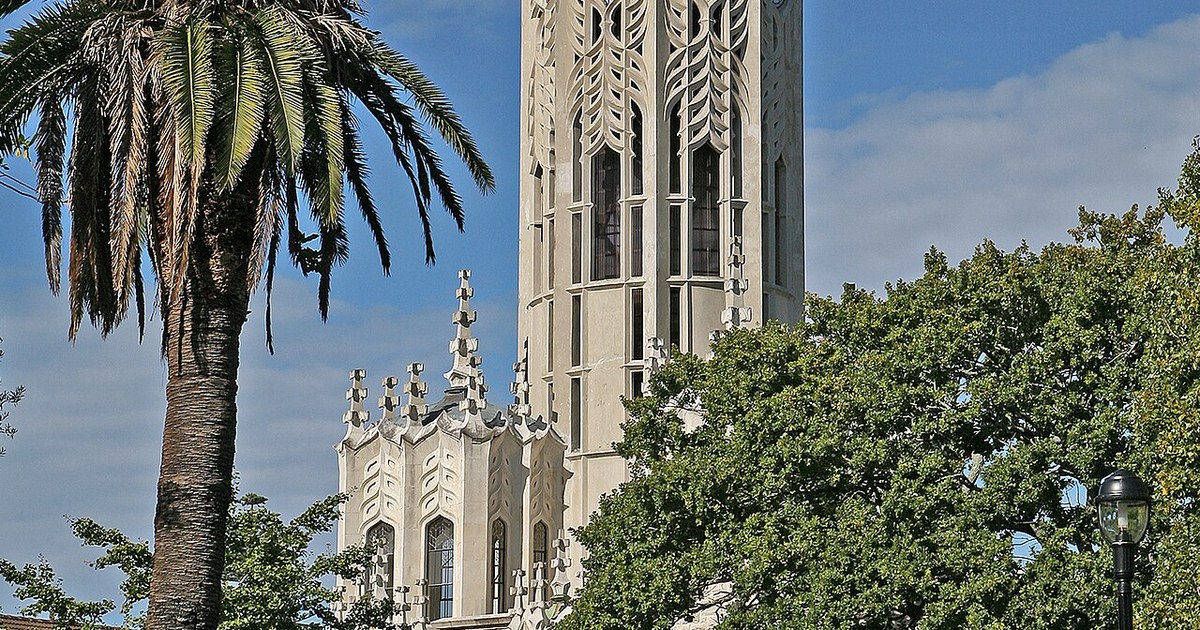 University of Oakland, New Zealand, bell tower, symbolizing the University of New Zealand and international student application