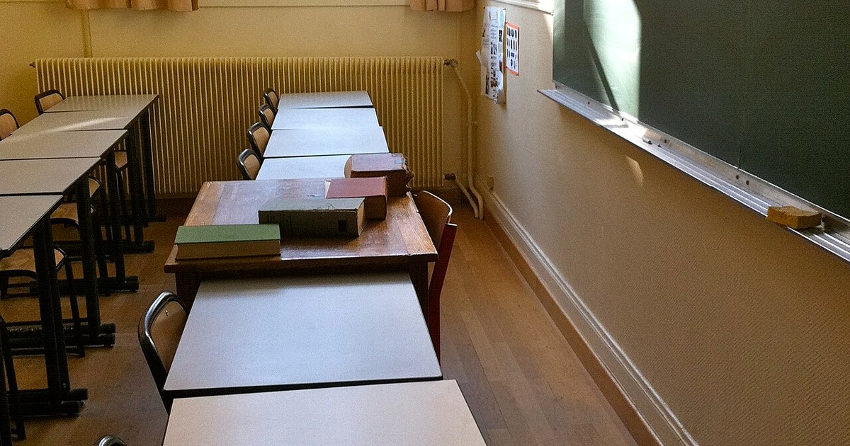 法國巴黎 Lycée Molière 高中教室資料照